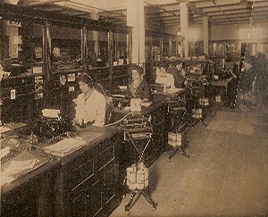 1913 Office Two Men Dictating Three Women Transcribing OM.jpg (137029 bytes)